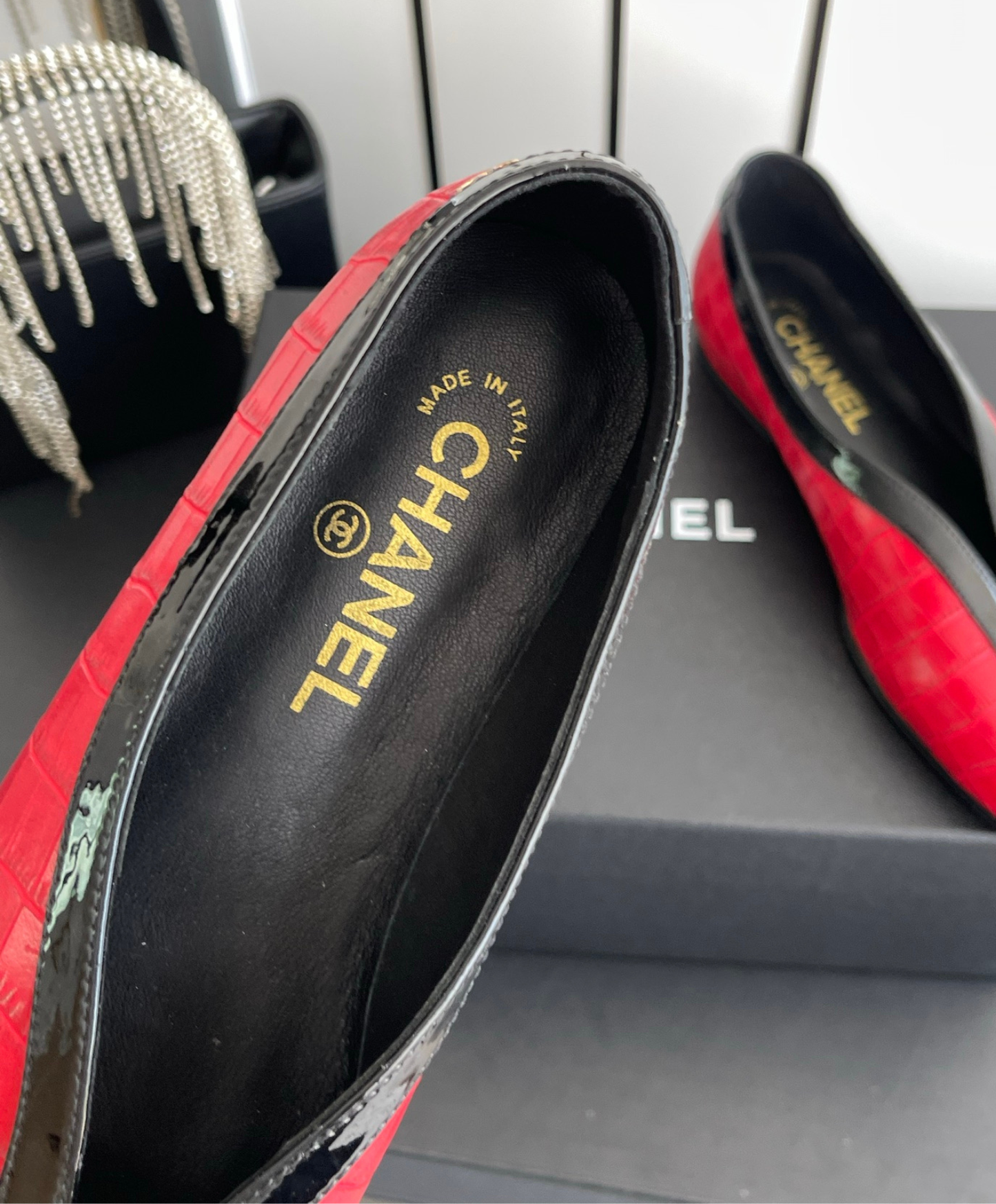 V-Cut Flat