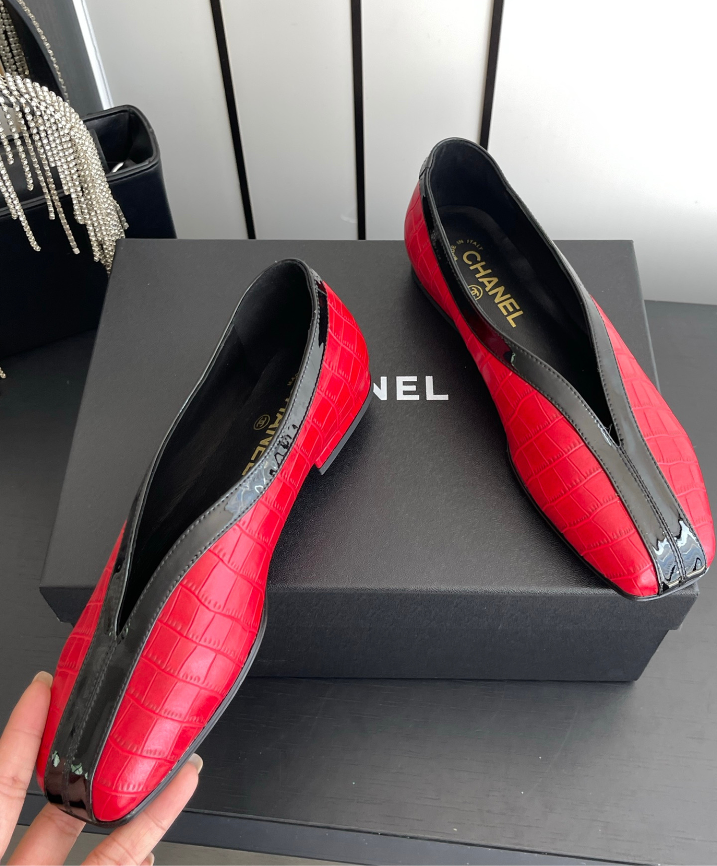 V-Cut Flat