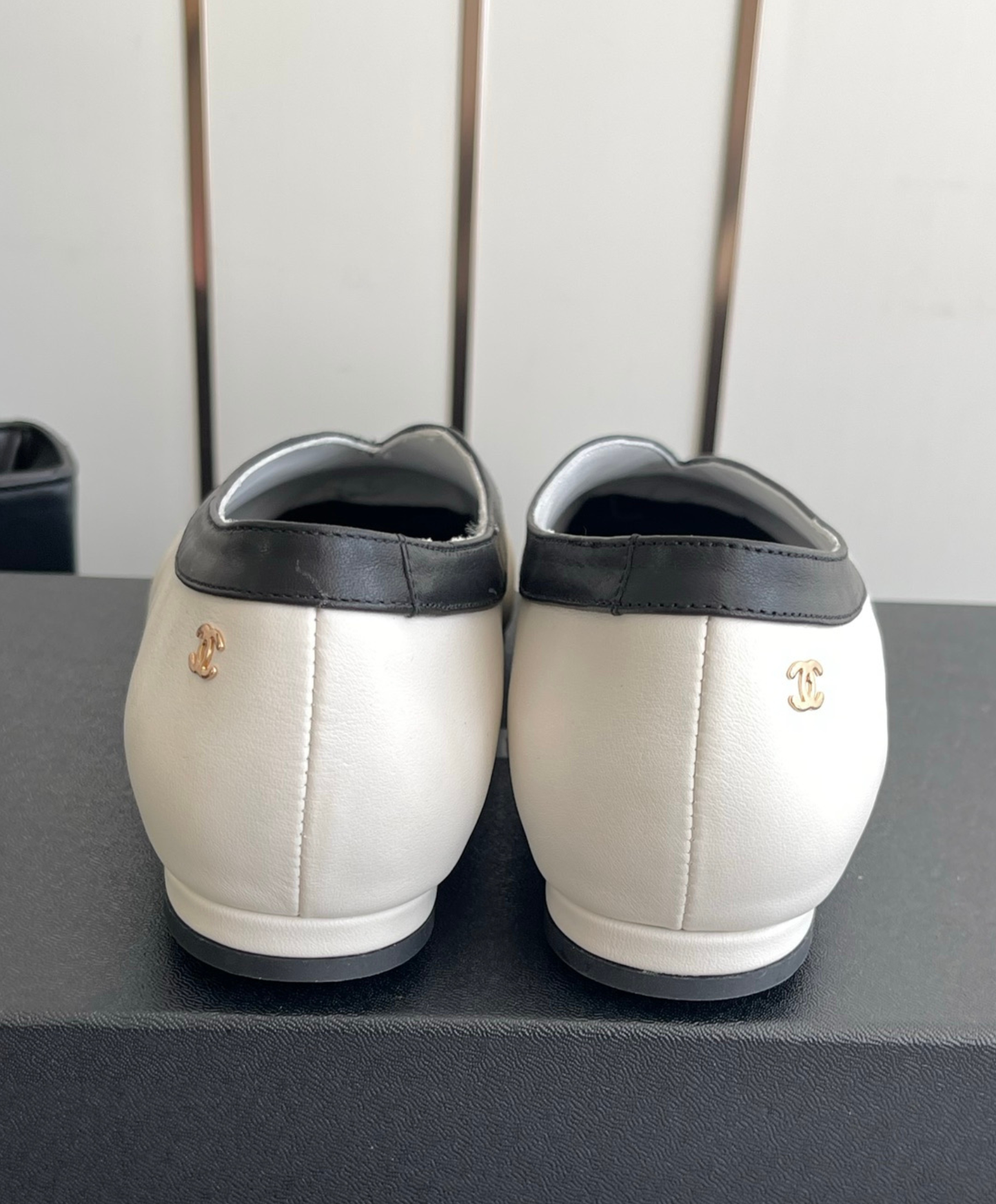 V-Cut Flat