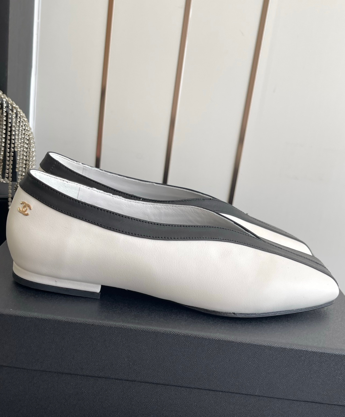 V-Cut Flat