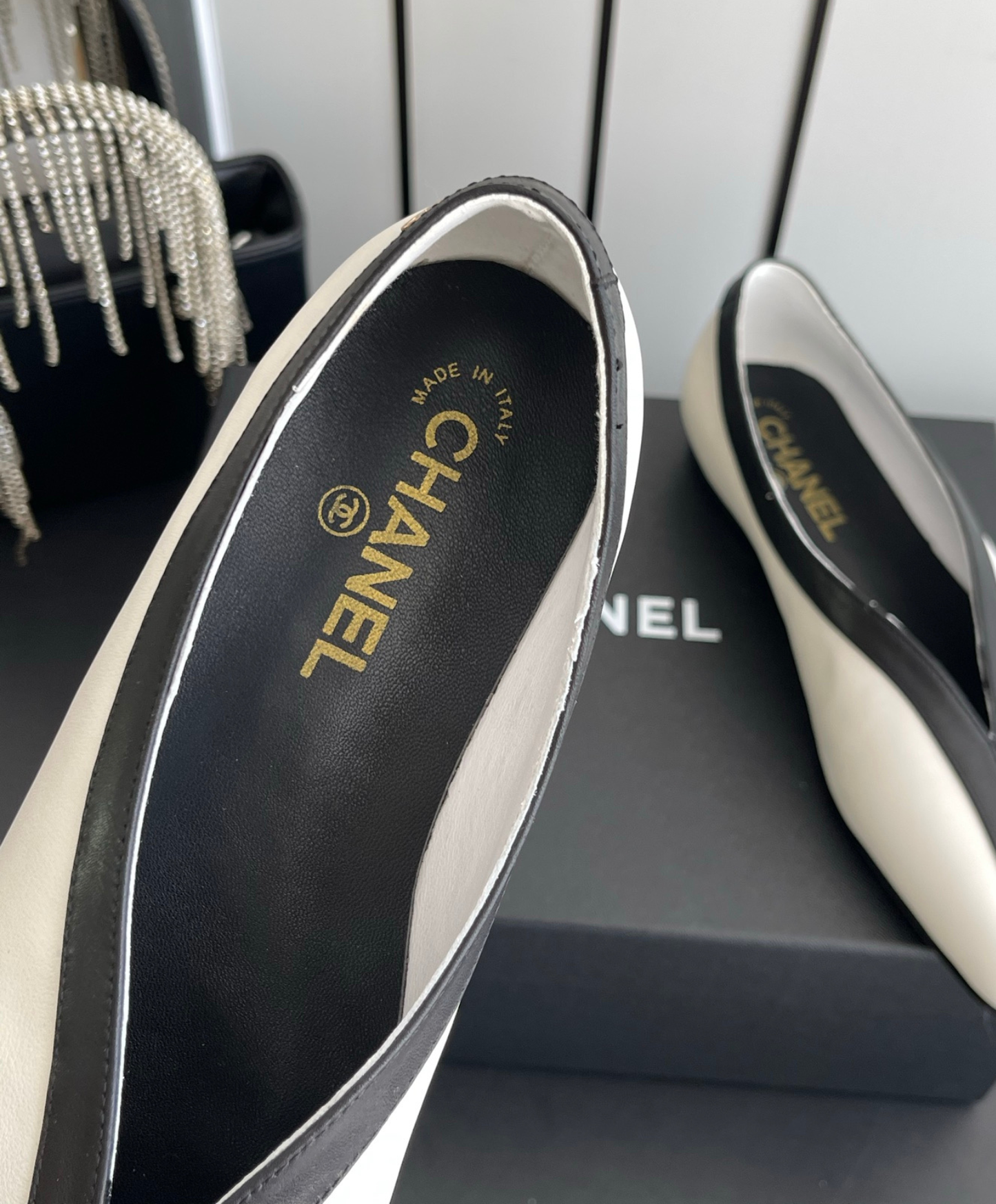 V-Cut Flat