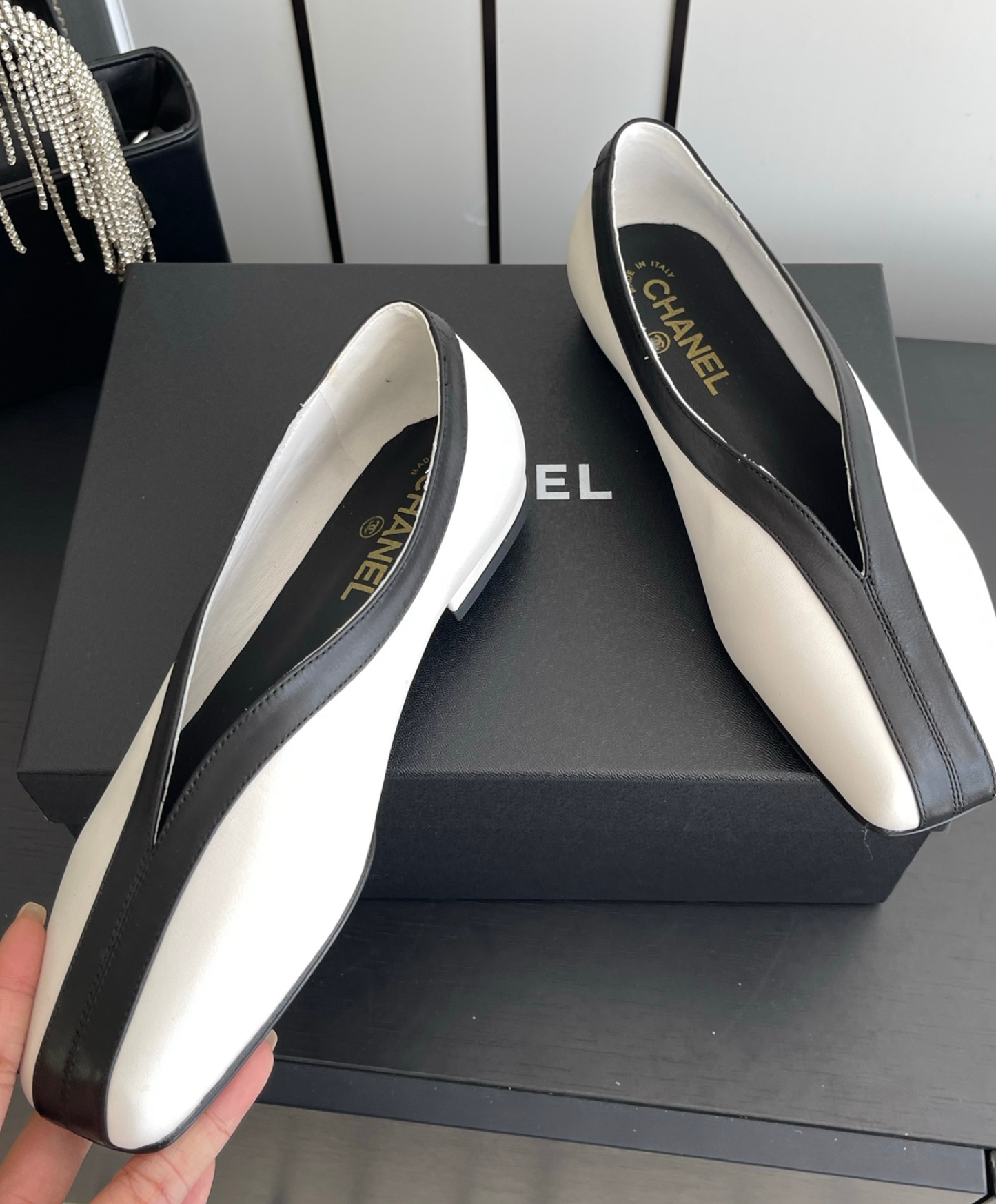 V-Cut Flat