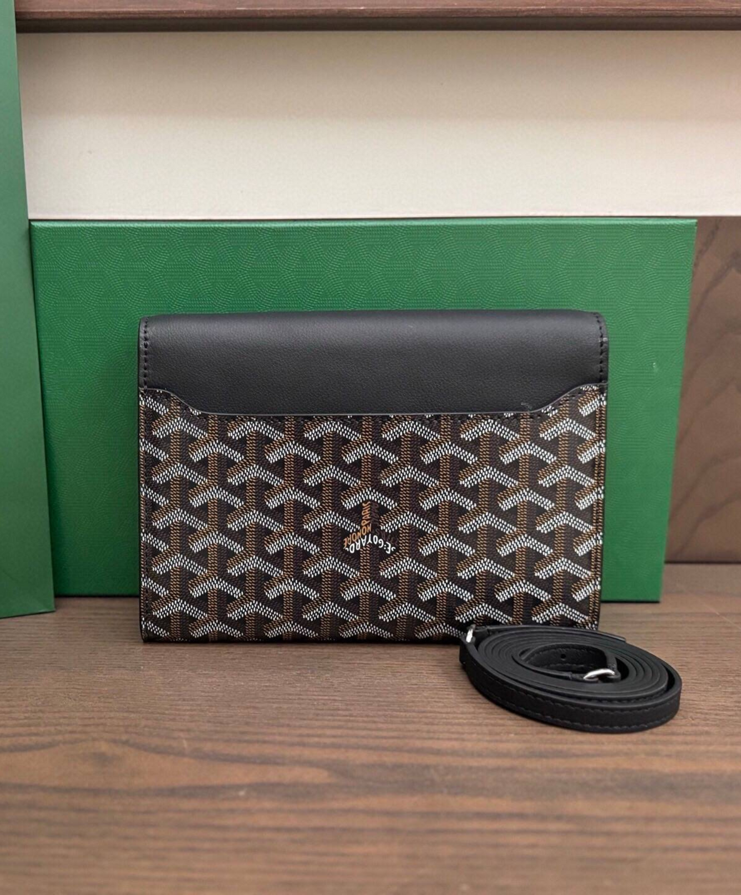 Chypre Wallet-Pouch