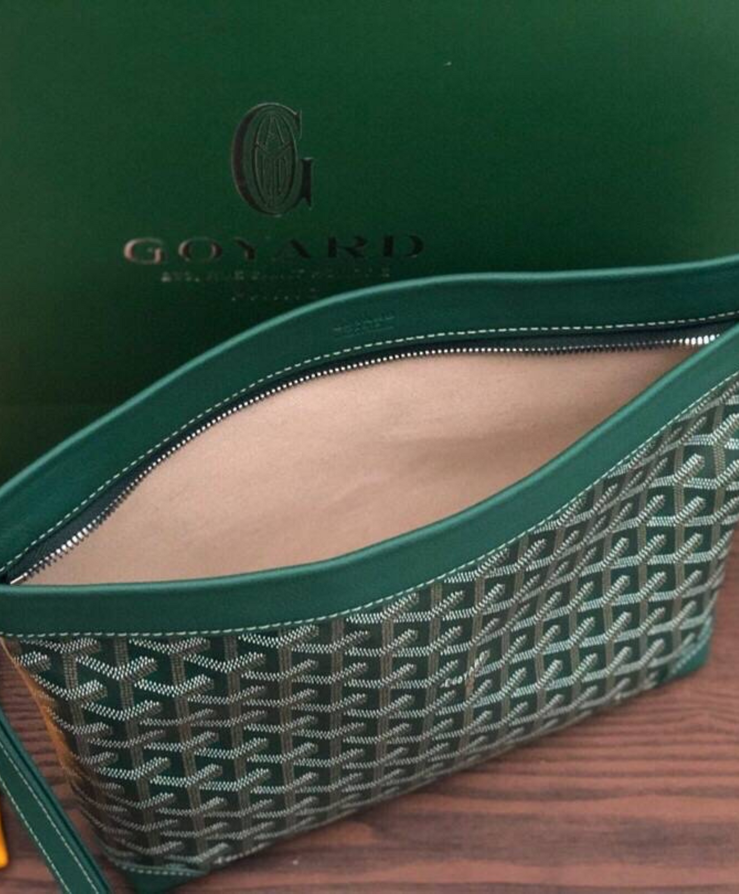 Conti Pouch