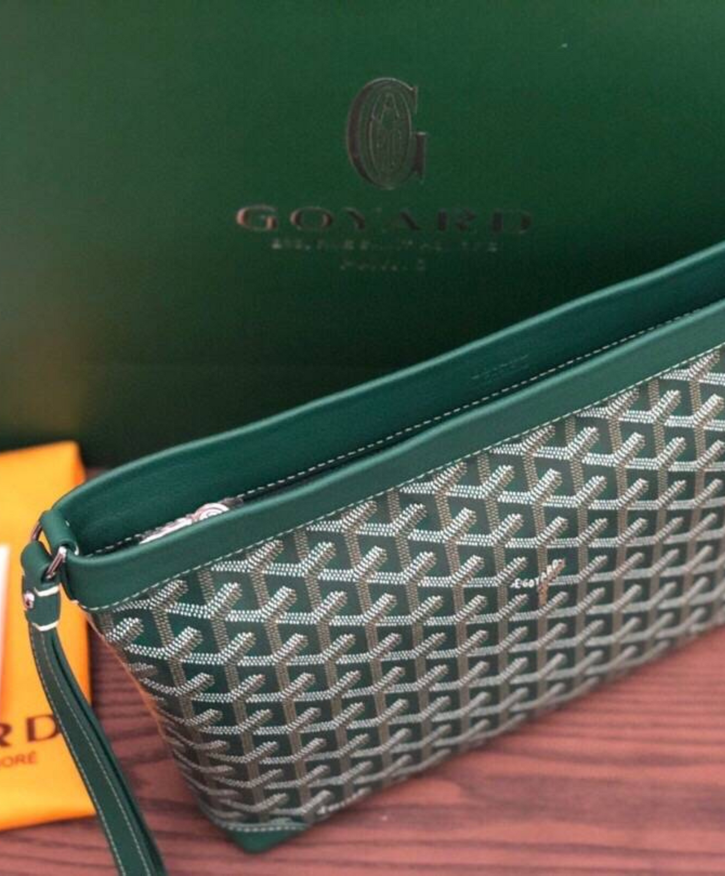 Conti Pouch