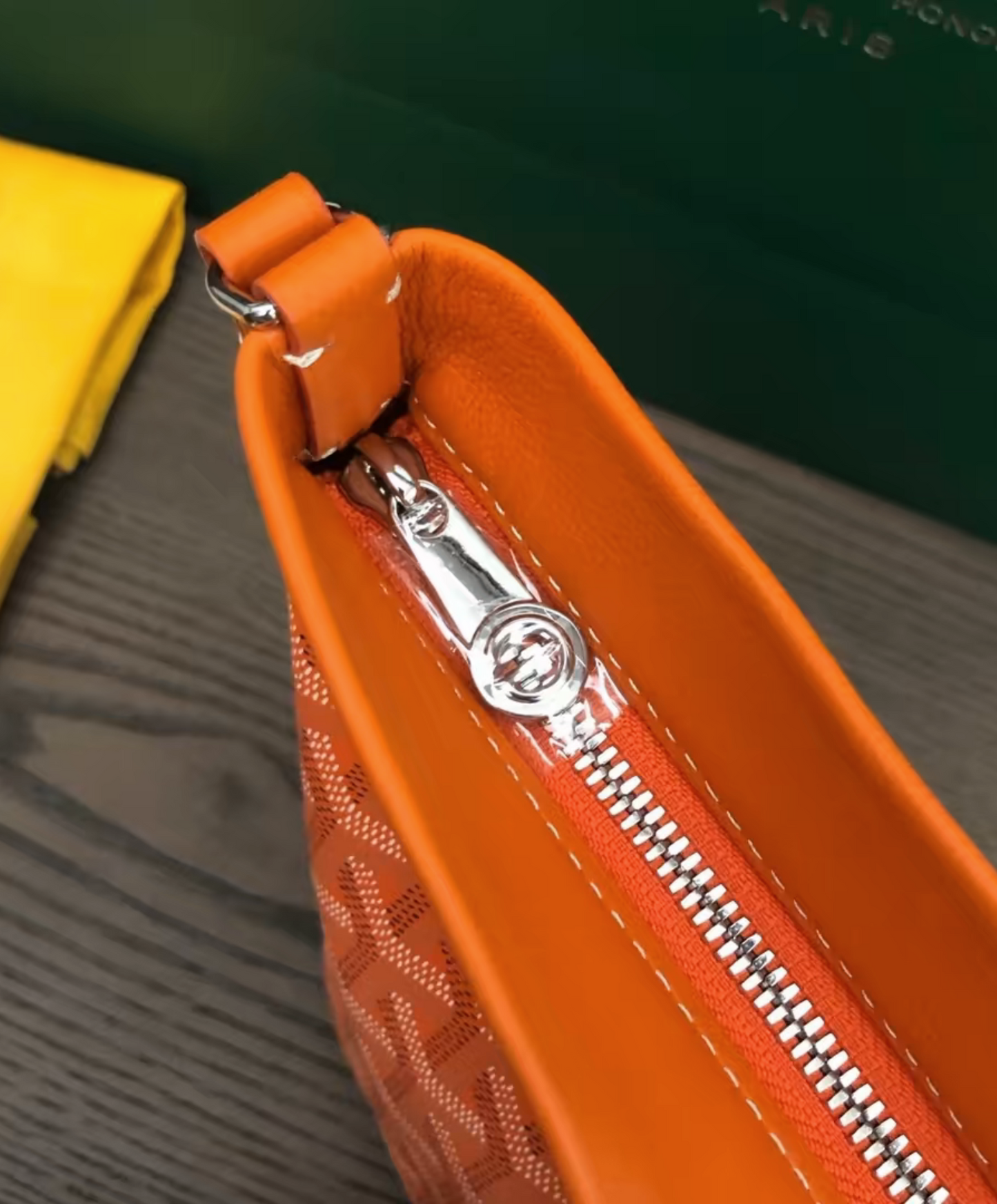 Conti Pouch