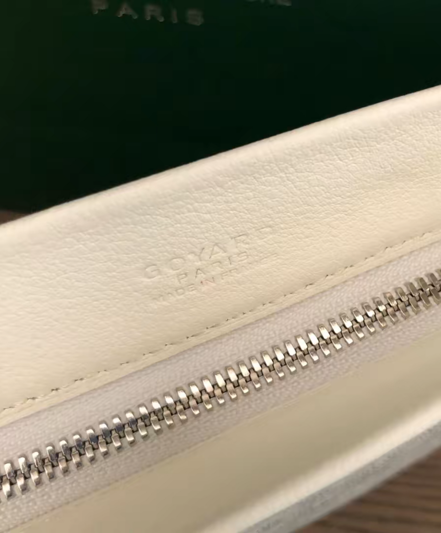 Conti Pouch