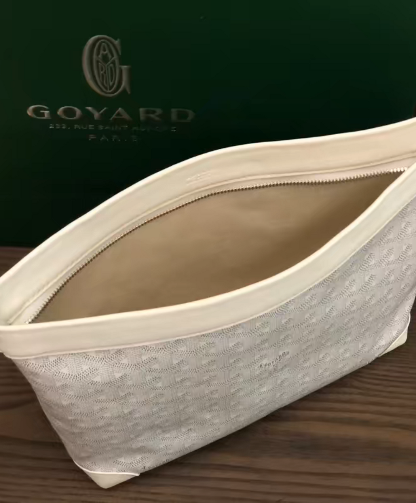 Conti Pouch