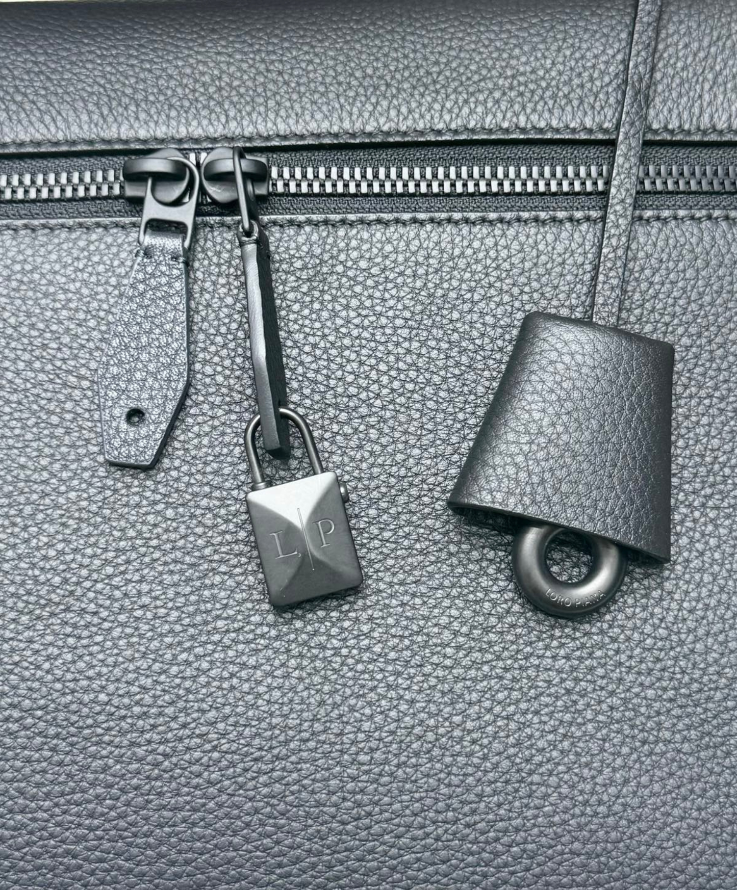 Extra Messenger Bag L33