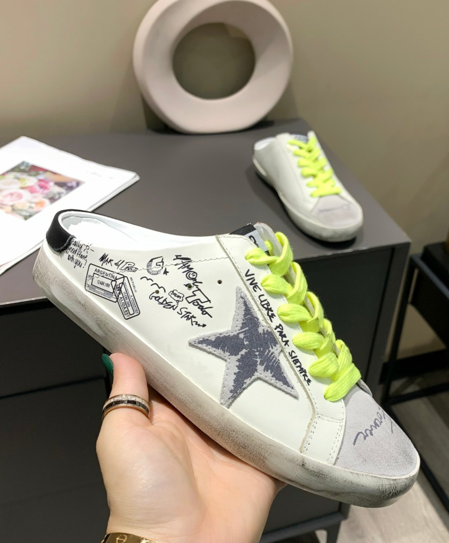 Golden Goose Super-Star Sabot Golden Star Graffiti