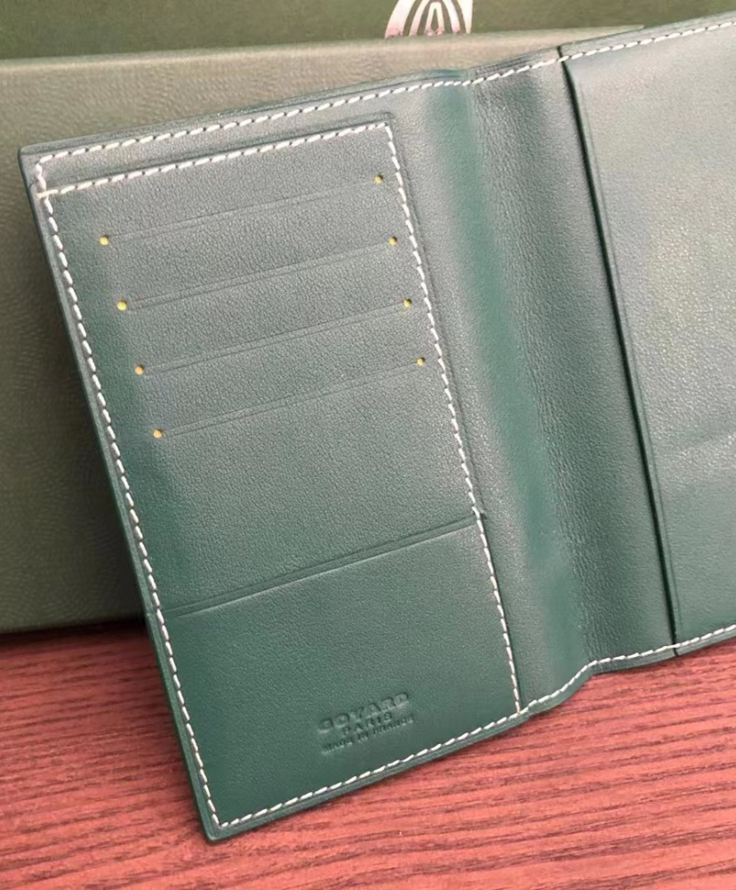 Grenelle Passport Cover