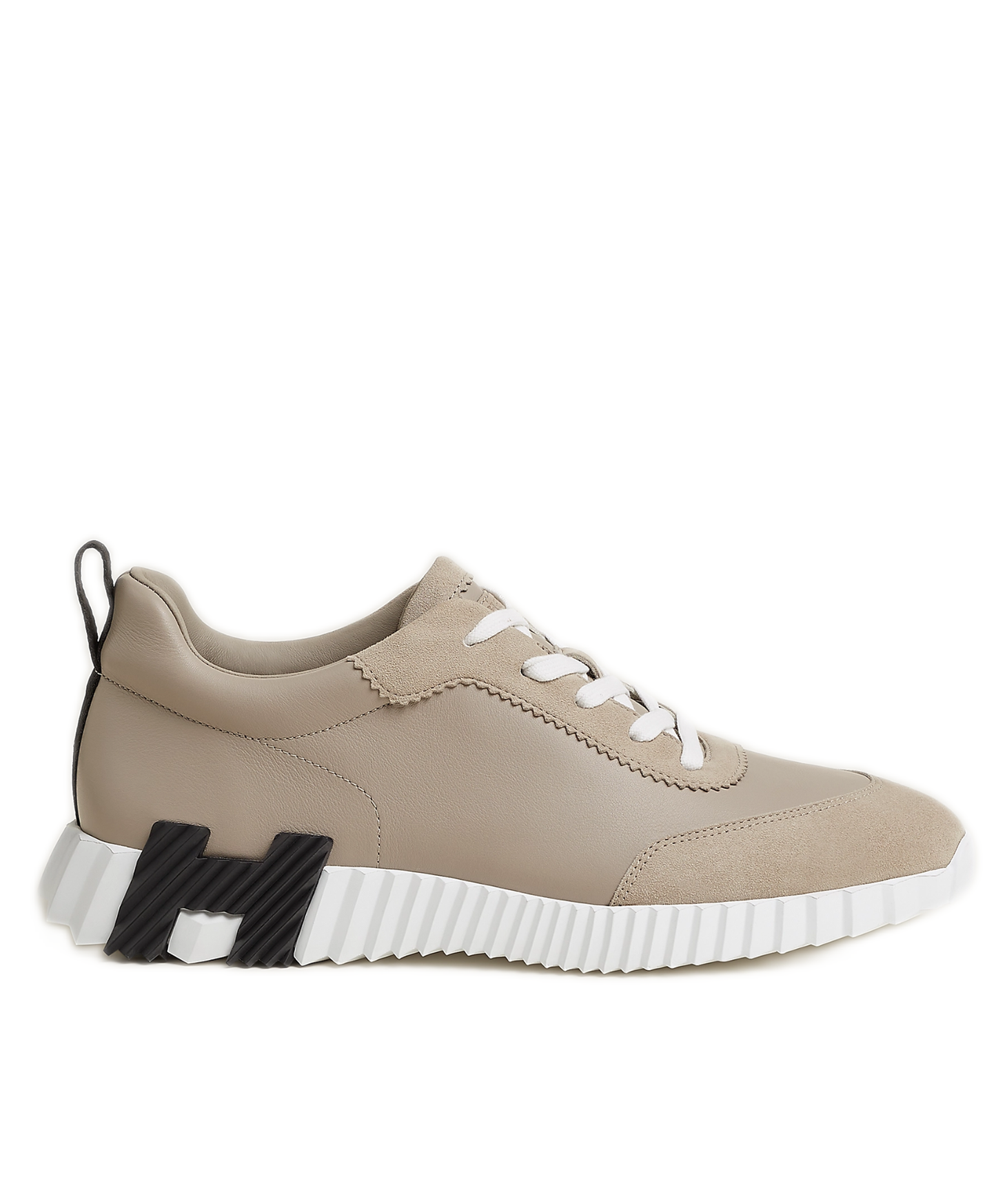 Bouncing Sneaker