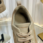 Bouncing Sneaker