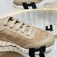 Bouncing Sneaker