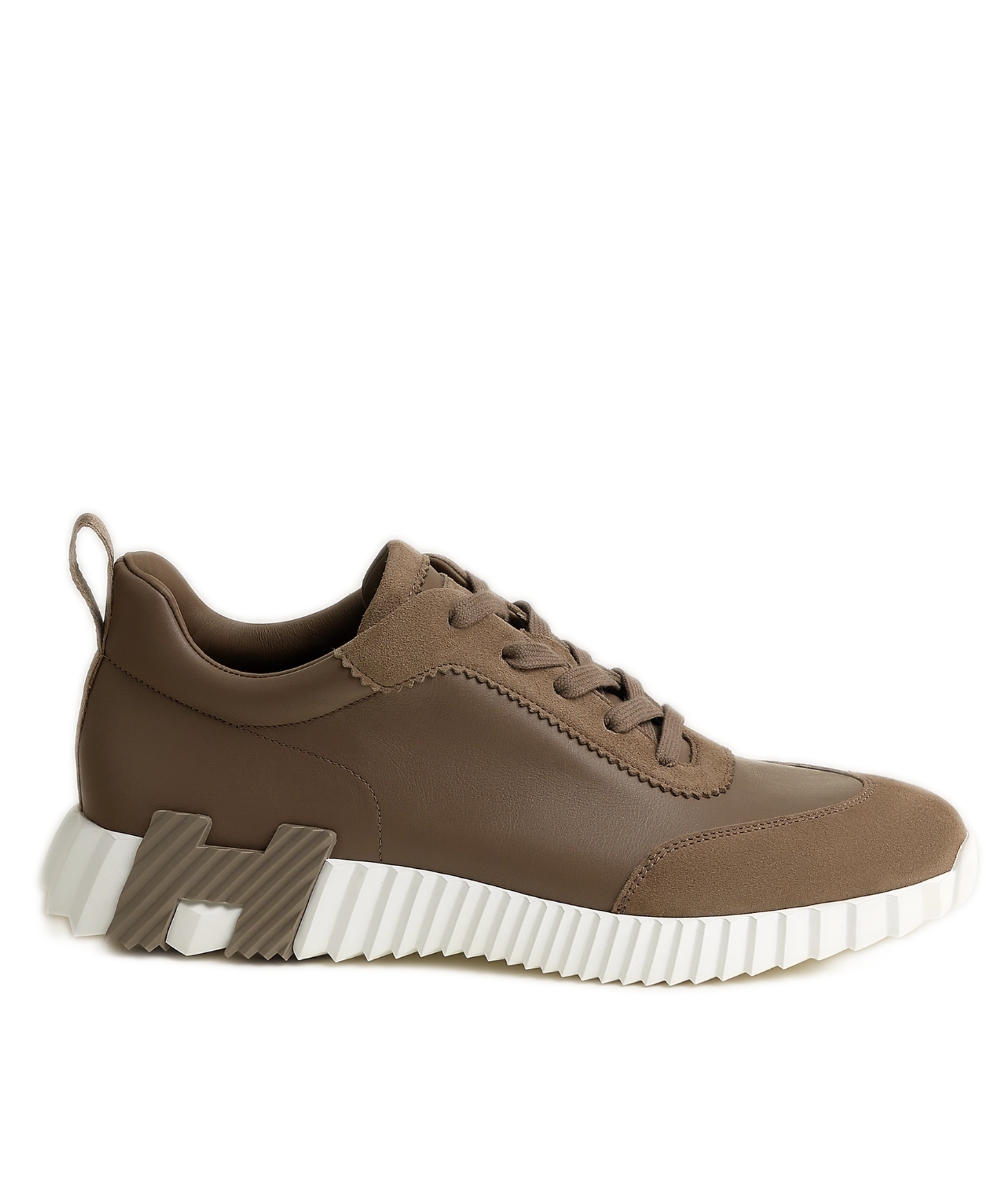 Bouncing Sneaker