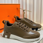 Bouncing Sneaker