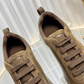 Bouncing Sneaker