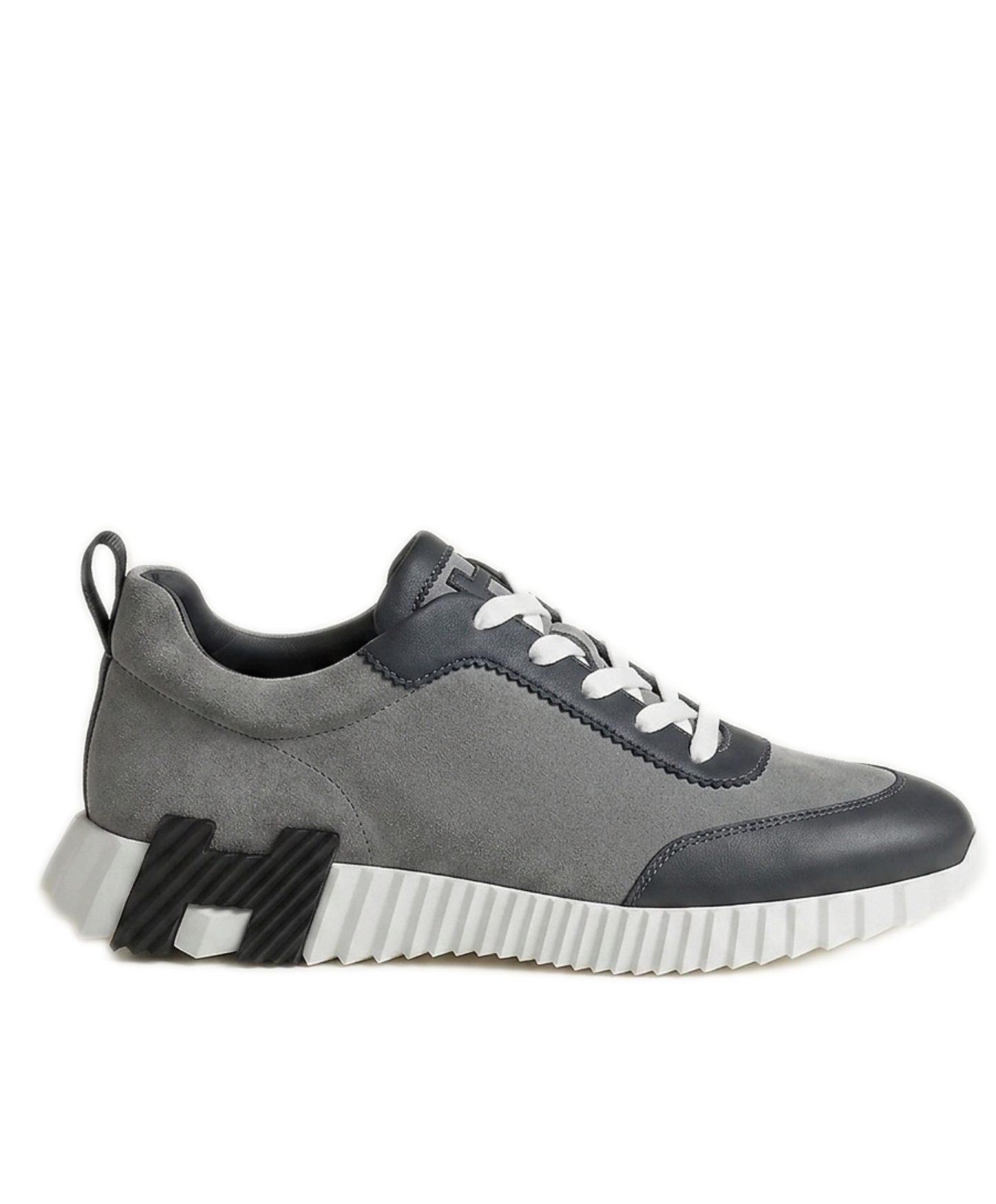 Bouncing Sneaker