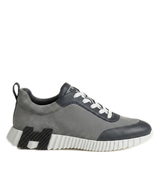 Bouncing Sneaker