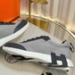 Bouncing Sneaker