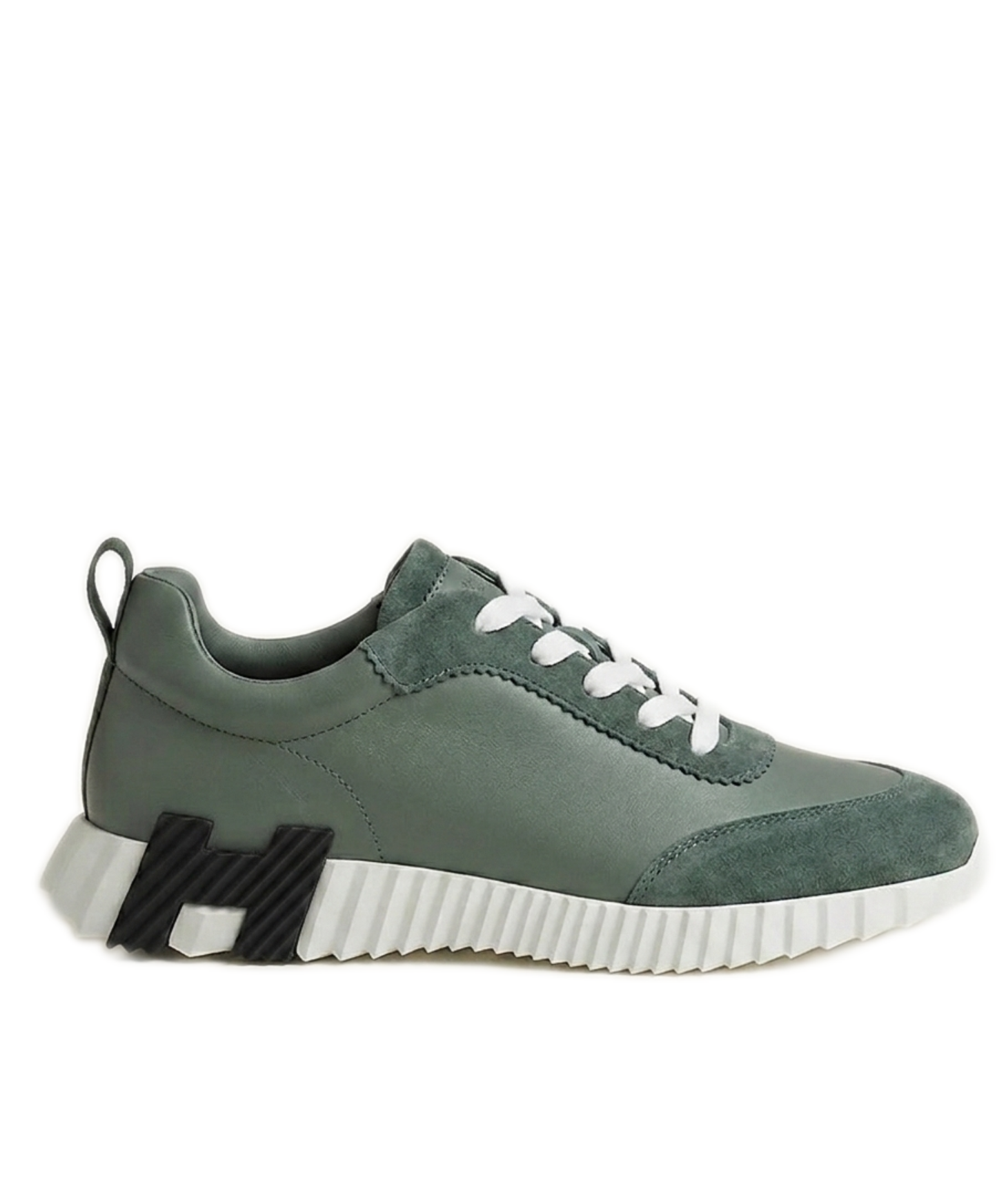 Bouncing Sneaker