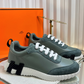 Bouncing Sneaker