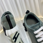 Bouncing Sneaker