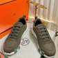 Bouncing Sneaker