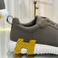 Bouncing Sneaker