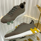Bouncing Sneaker