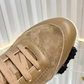 Bouncing Sneaker