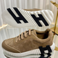 Bouncing Sneaker