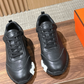 Bouncing Sneaker