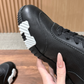 Bouncing Sneaker
