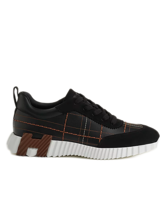 Bouncing Sneaker