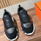 Bouncing Sneaker