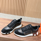 Bouncing Sneaker