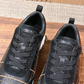Bouncing Sneaker