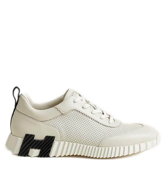 Bouncing Sneaker