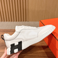 Bouncing Sneaker