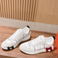Bouncing Sneaker