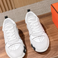 Bouncing Sneaker