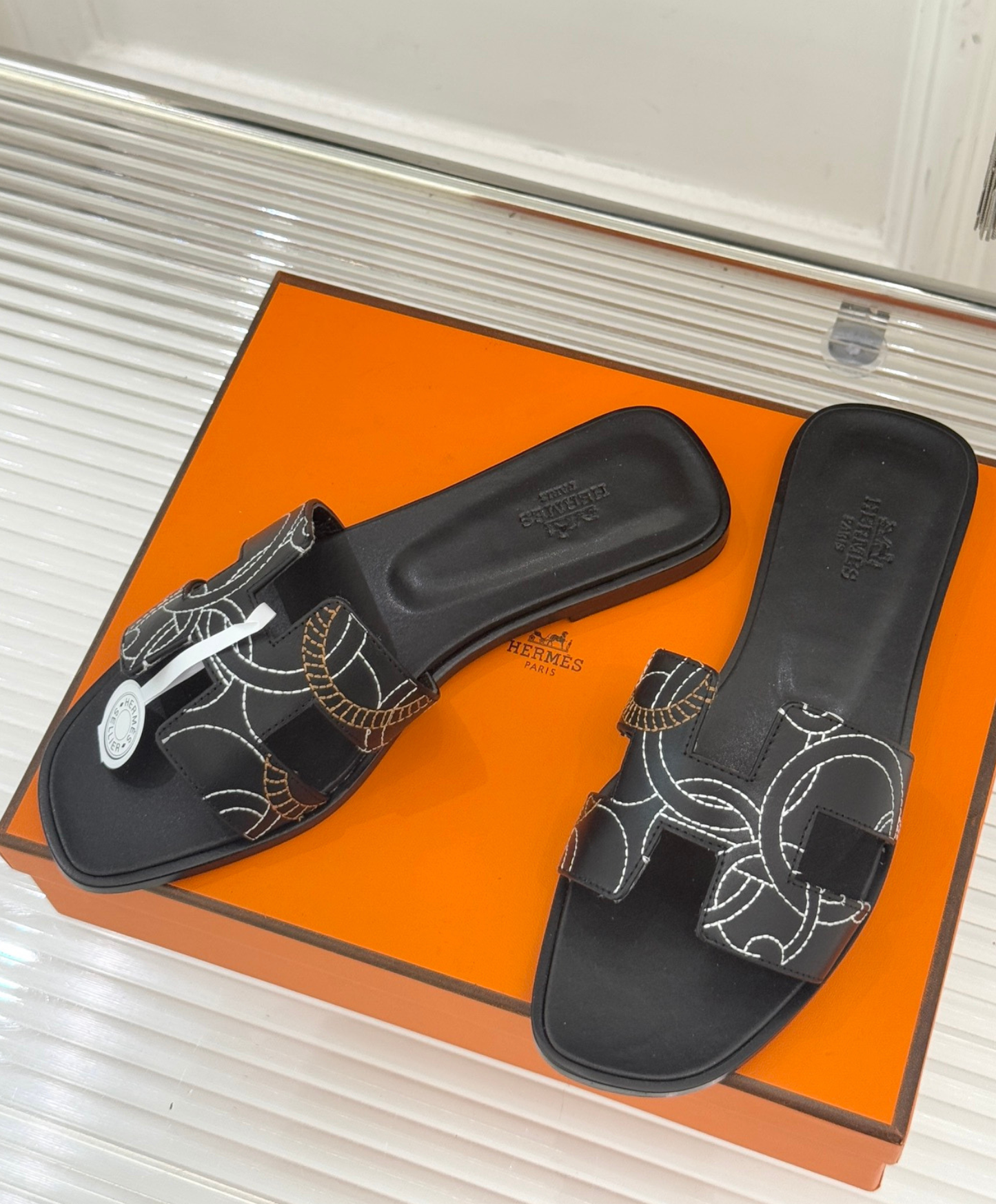 Oran sandal