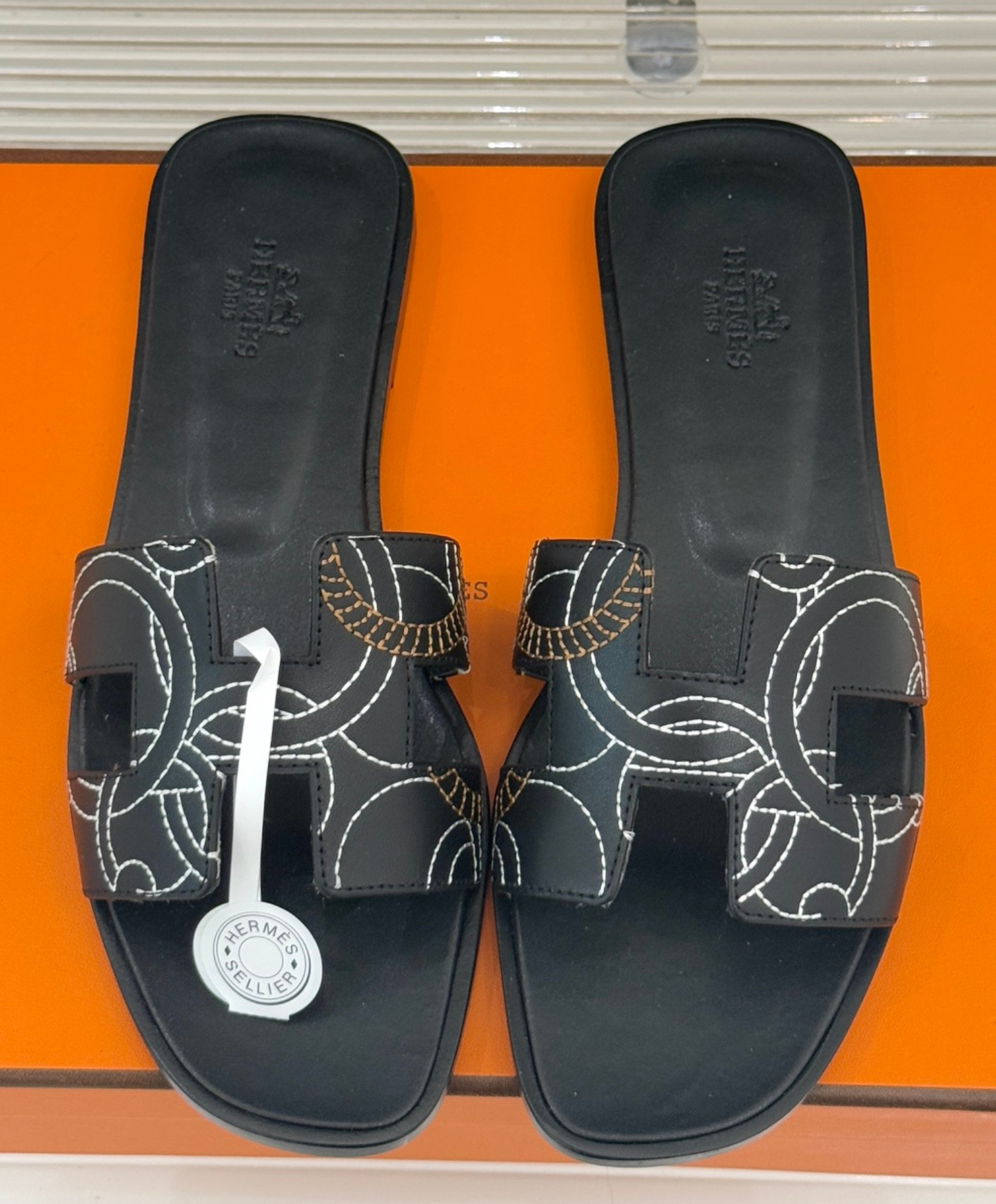 Oran sandal