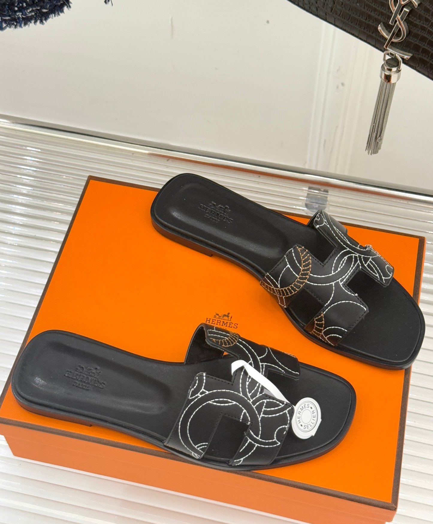 Oran sandal