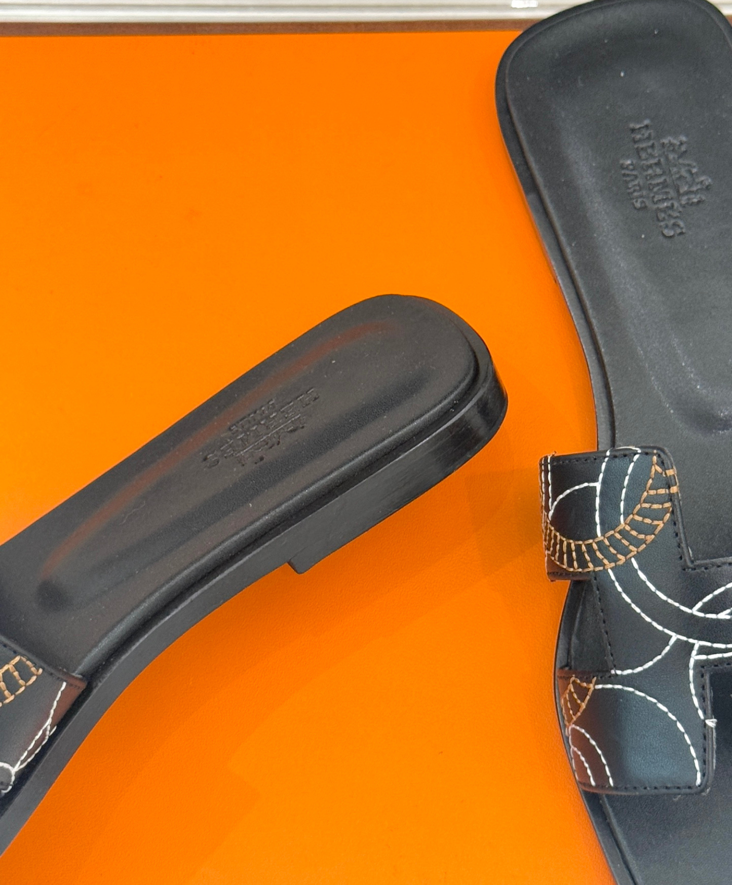 Oran sandal