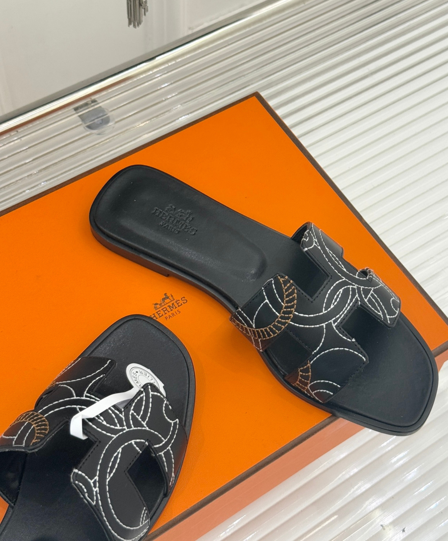 Oran sandal