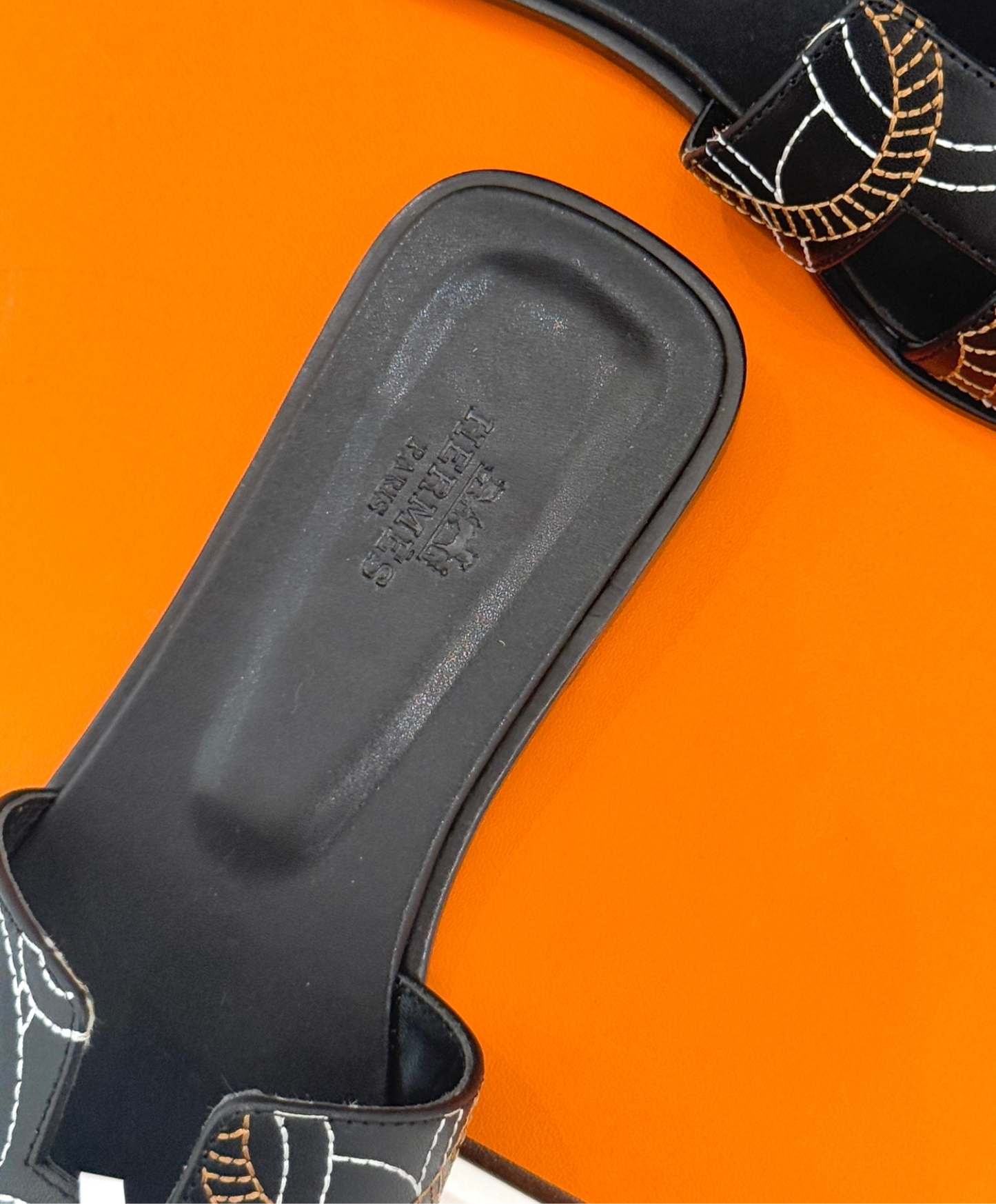 Oran sandal