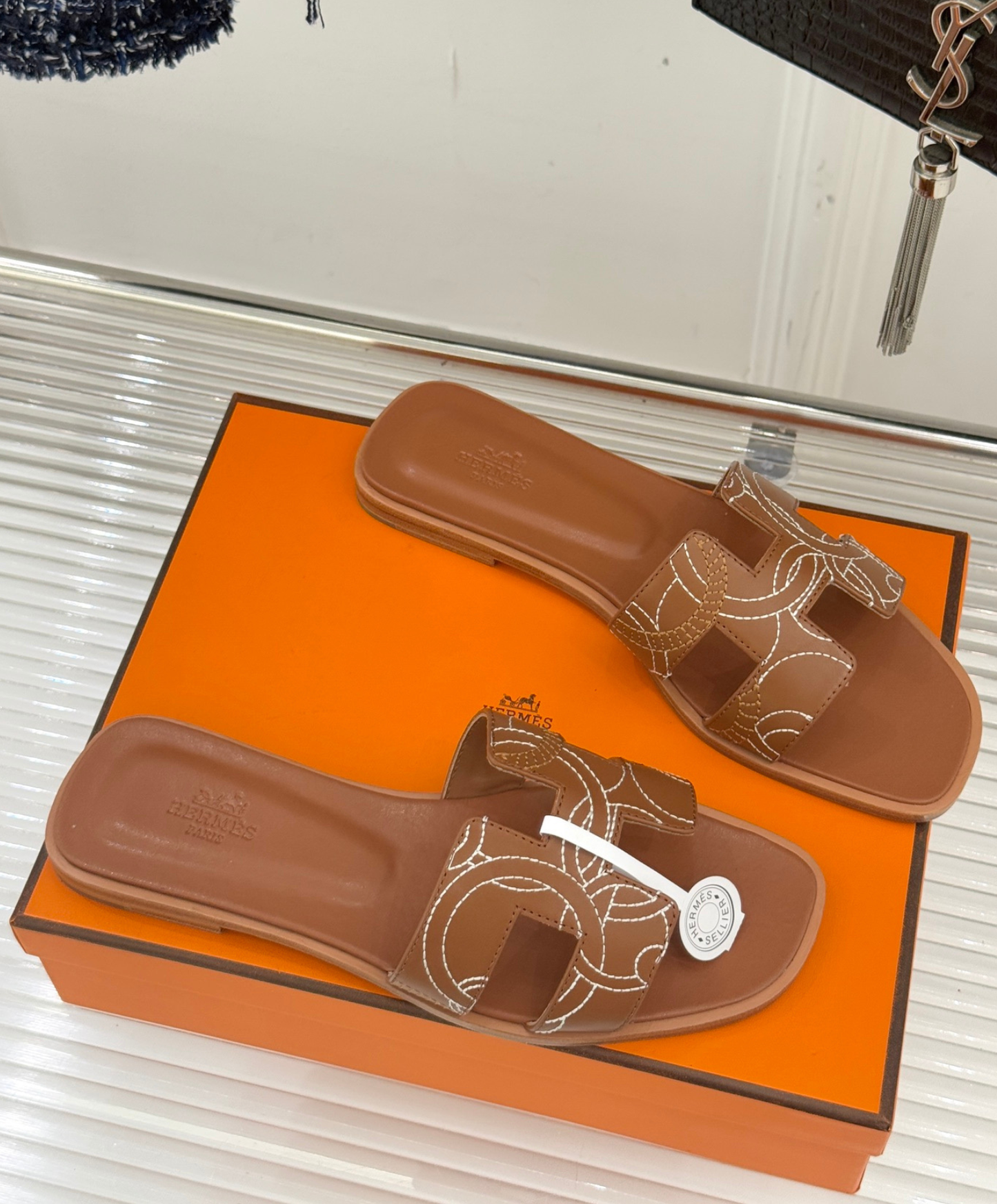 Oran sandal