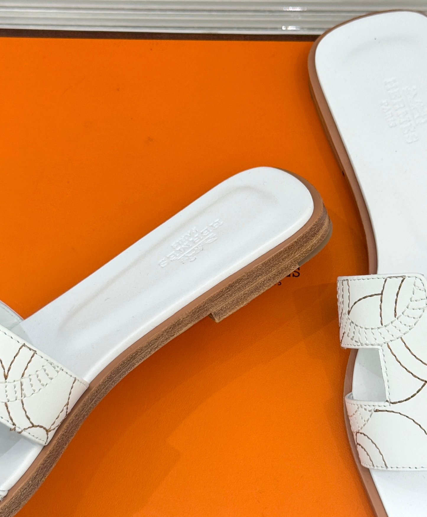 Oran sandal